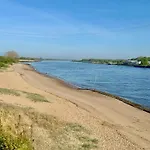 Gaestehaus Weserblick Am Weser-sandstrand * Berne