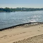 Gaestehaus Weserblick Am Weser-sandstrand Alloggio in famiglia Berne