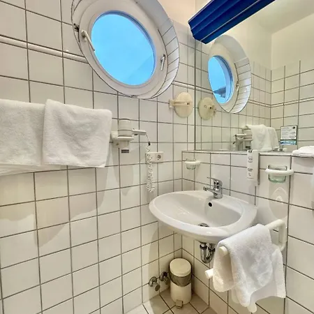 Gaestehaus Weserblick Am Weser-sandstrand Berne