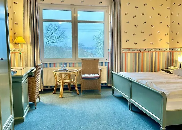 Gaestehaus Weserblick Am Weser-sandstrand * Berne