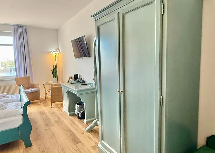 Gaestehaus Weserblick Am Weser-sandstrand